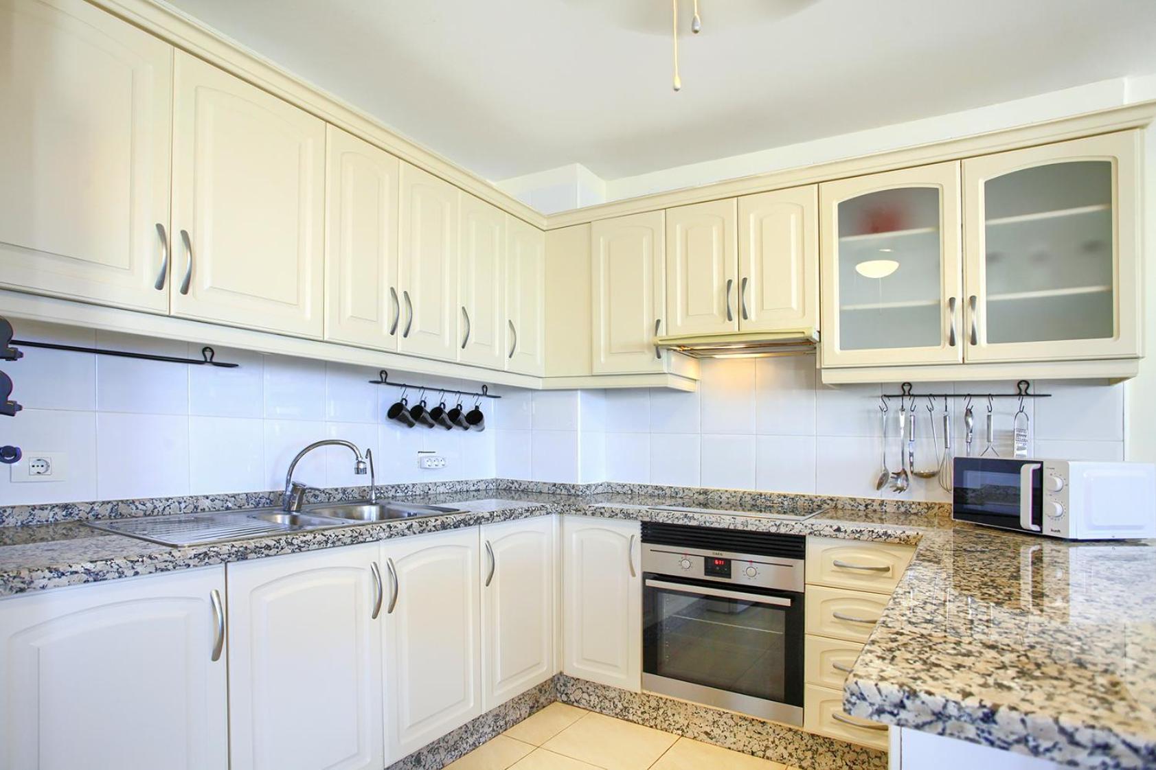 Premium Paradise - Balcony Sea & Pool Views - Rated *